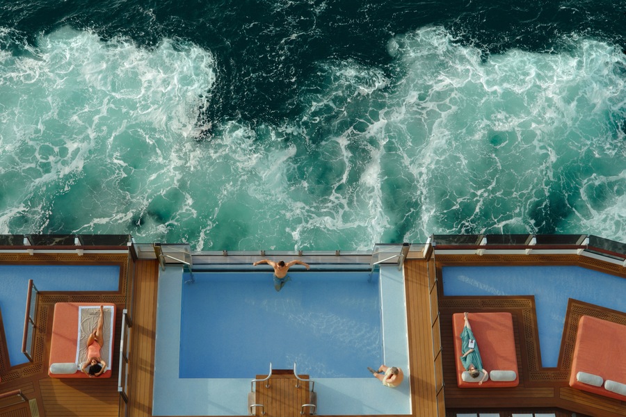 NCL Aqua Infinity Pool ©Norwegian Cruise Line.jpg
